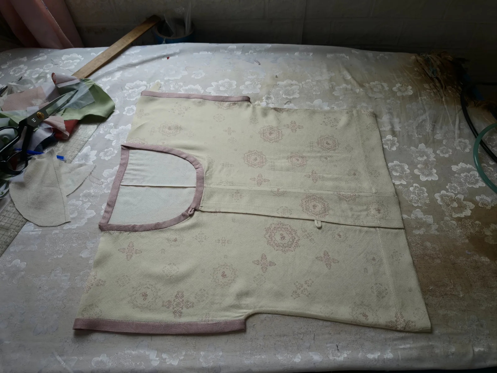 包边垂领衫