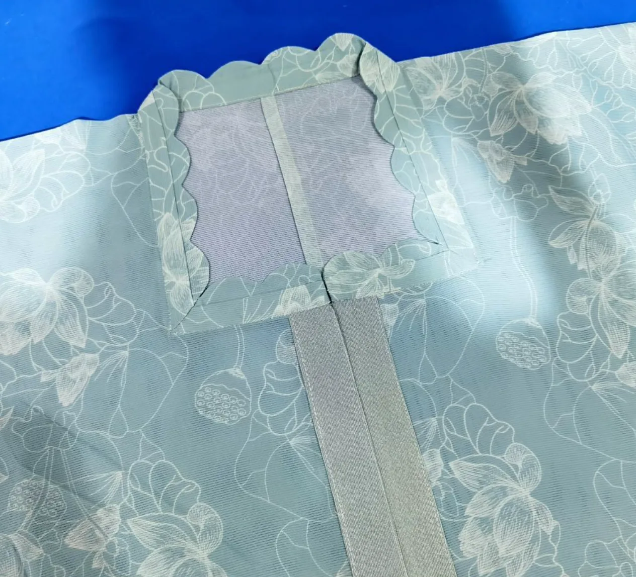 波浪方领